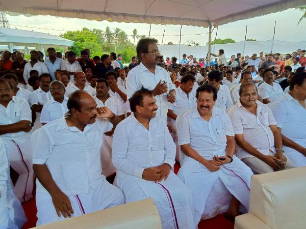 ``என்ன செய்தார் இந்த கருணாநிதி...ஏன் இப்படியெல்லாம் நடந்தது? - ஒரு 'ஆங்ரி' நிருபரின் பதிவு
