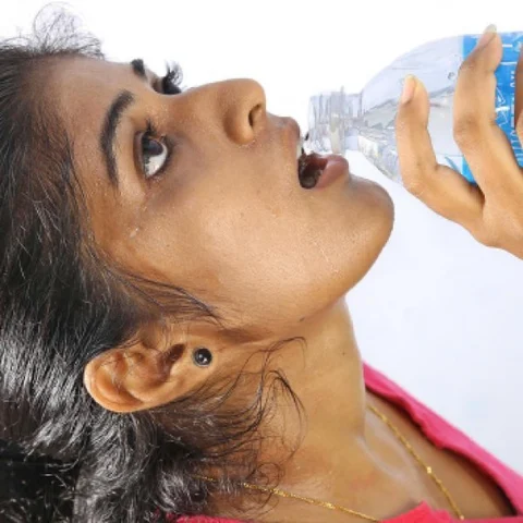 Methods to prevent dehydration in summer