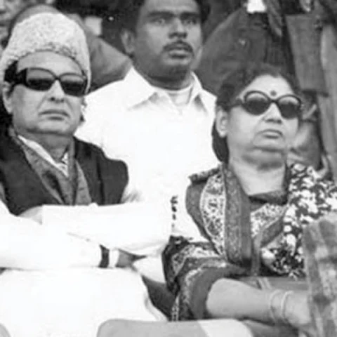 சசிகலா ஜாதகம் - 52 - ஜானகி ஆட்சியைக் கவிழ்க்க சதி!