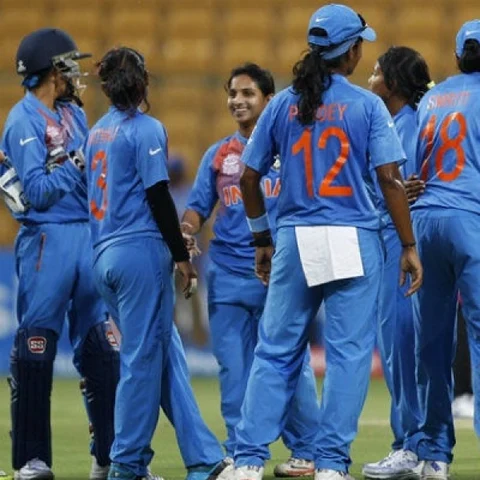 இங்கிலாந்துடன் மல்லுக்கட்டும் இந்தியா!