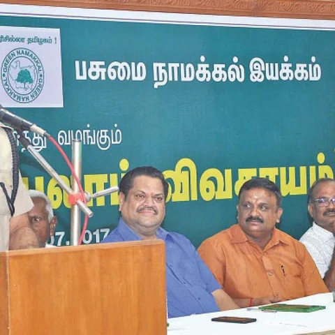 “பப்பாளி இருக்கும் வீட்டில் நோயாளி இல்லை!”