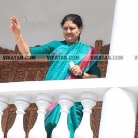 ‘‘அக்காவுக்கு துரோகம் செய்தவர்களை.....?!" சசிகலா மன்னிப்பு கேட்ட நாள் இன்று