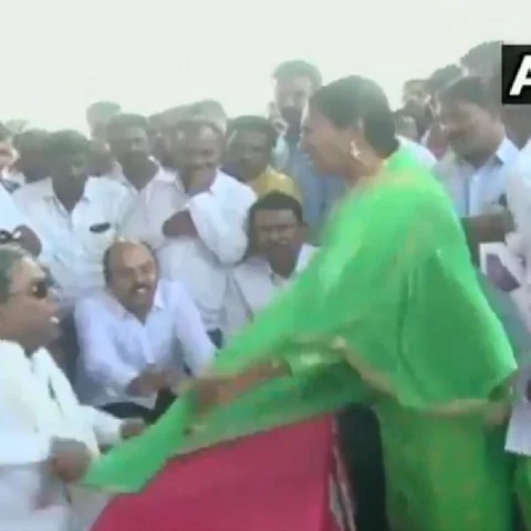 `அவர் எனக்கு சகோதரி போன்றவர்!’ - சர்ச்சைக்குப் பின் விளக்கமளித்த சித்தராமையா