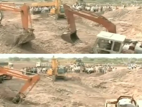 கர்நாடகாவில் ஆழ்துளை கிணற்றில் விழுந்த குழந்தையை மீட்கும் பணி தீவிரம்! (படங்கள்)