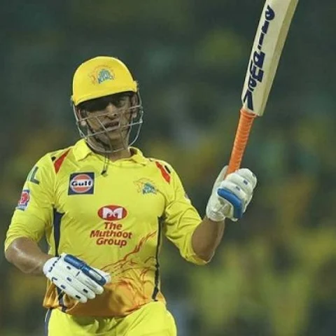 வின்டேஜ் தோனி... பௌலர்களை பழிவாங்கிய பனி! #CSKvsRR
