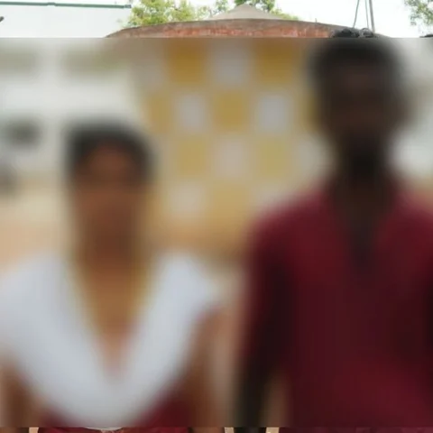 ``தந்தை பாலியல் தொல்லை கொடுக்கிறார்” - புதுக்கோட்டையில் கணவருடன் வந்து புகார் அளித்த இளம்பெண்