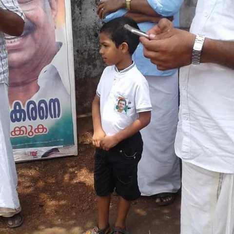 `அடுத்த முறை கண்டிப்பா வந்து பார்க்கிறேன்' - கால்கடுக்க நின்ற சிறுவனுக்கு ராகுல் காந்தி அளித்த வாக்குறுதி