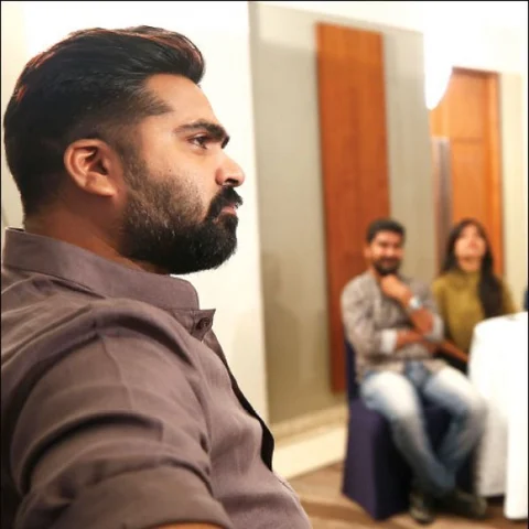 `தமிழ்நாட்டின் சூப்பர் ஸ்டார் இனிமேல் சிம்புதான்!’ - சீமான் பேச்சு