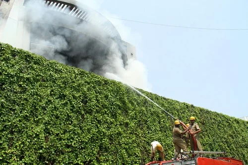 கோவை வணிக வளாகத்தில் தீ: 4 பேர் பலி (படங்கள்)