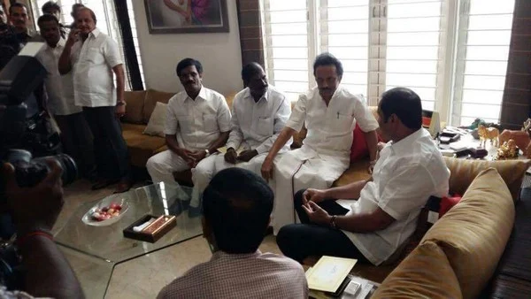 ஸ்டாலின் சந்தித்தாலும் காட்டம் குறையாத அன்புமணி!
