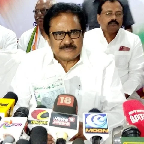 `தமிழக அரசு பா.ஜ.க-வின் 'பி டீம்'- முதல்வர் பழனிசாமி மீது திருநாவுக்கரசர் பாய்ச்சல்