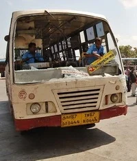 குமரி மாவட்டத்தில் முழு அடைப்பு: 35 பேருந்துகள் உடைப்பு (படங்கள்)