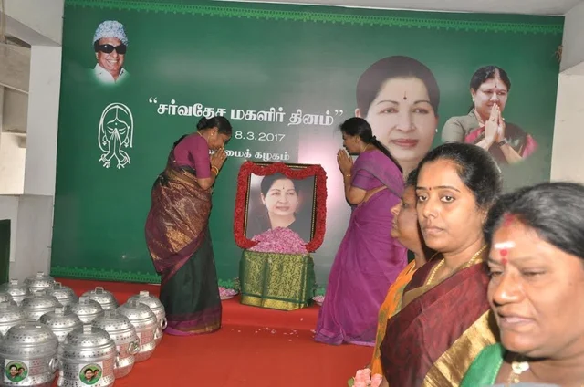 பா.வளர்மதி, கோகுல இந்திரா, சி.ஆர்.சரஸ்வதி மகளிர் தின அசத்தல் கொண்டாட்டம்!