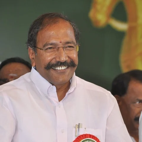 `அ.தி.மு.க வெற்றிக்கு விஜய் ரசிகர்கள் ஆதரவு தர வேண்டும்!' - அமைச்சர் தங்கமணி வேண்டுகோள்