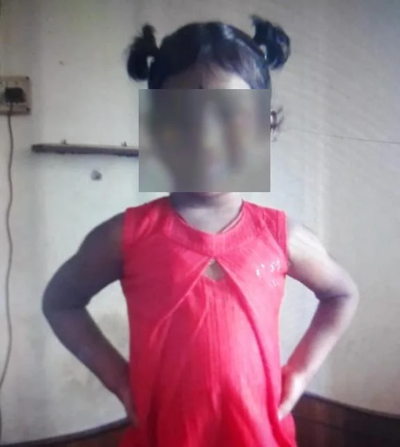படுக்கையில் 2 குழந்தைகள்; தூக்கில் கணவன், மனைவி! - சென்னையில் பூட்டிய வீட்டுக்குள் விபரீதம்