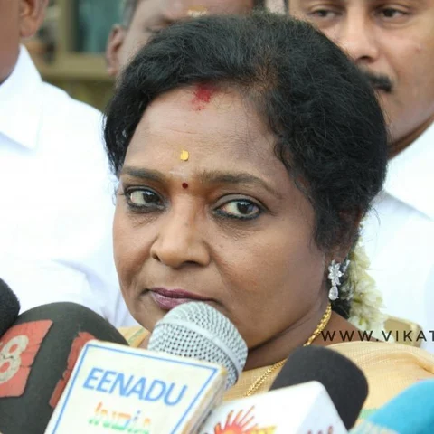 `ஸ்டாலின் அந்த ட்வீட் போட்டிருக்கக்கூடாது' - ஷோபியா விவகாரத்தில் கண்டனம் தெரிவிக்கும் தமிழிசை!
