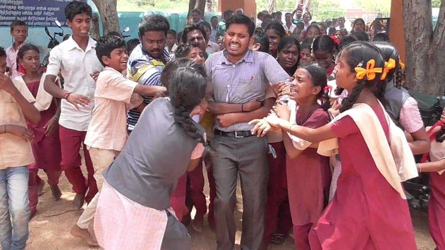 மகளிர் காவல் நிலையத்துக்கு வந்த ஆசிரியர் பகவான் பஞ்சாயத்து!