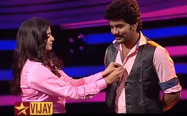 சட்டையைக் கழட்டும் விஜய் டிவி...அடுத்த சிவகார்த்திகேயன் உருவாக்கமா?