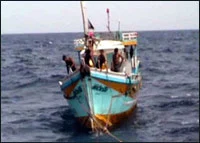 ராமேஸ்வரம் மீனவர்கள் மீது இலங்கை படையினர் மீண்டும் தாக்குதல்!