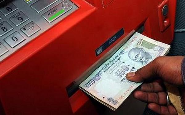 `மினிமம் பேலன்ஸ்' அபராதம் - எந்தெந்த ஆண்டில் எவ்வளவு வசூல்?