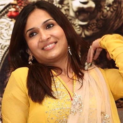 " எங்க அப்பாவ வெச்சு எல்லாம் படம் பண்ண மாட்டீங்களா? " ரஜினி பேரனின் செல்ல மிரட்டல்.