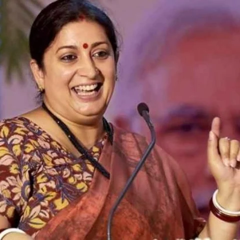 `ஷூ' விநியோகம் அமேதியில் அமோகம்! - ஸ்மிருதி இரானியின் தேர்தல் வியூகம்