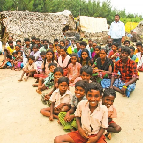 தெய்வத்தான் ஆகாதெனினும் - ஒதுக்கப்பட்டவர்களின் ஒளி!
