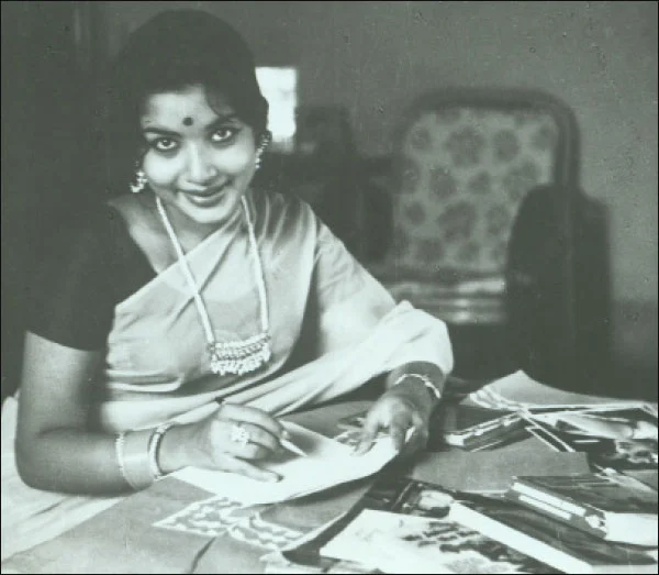 ஜெயலலிதாவின் வாழ்க்கை வரலாறு புத்தகமாக வெளியீடு!
