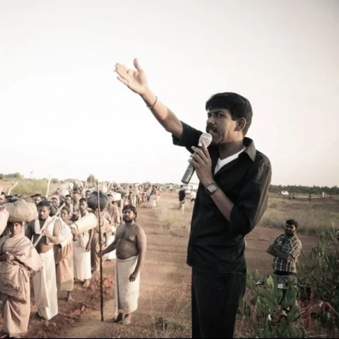 திட்டித் தீர்க்கவோ, பாராட்டிக் குவிக்கவோ... எதற்கும் கை கொடுக்கும் பாலா படங்கள்! #HBDBala