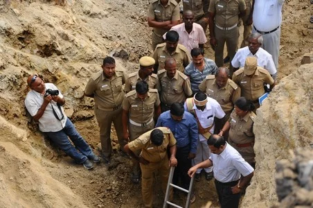 ஆழ்துளை கிணற்றில் விழுந்த குழந்தை சடலமாக மீட்பு! (படங்கள்)