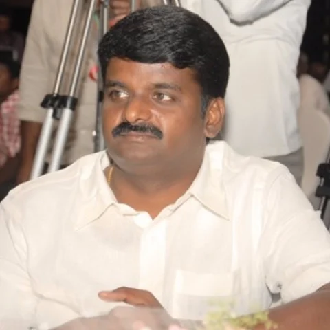 'அமைச்சர் விஜயபாஸ்கரை நீக்கவேண்டும்'டிடிவி தினகரனை நெருக்கும் சீனியர்கள்!