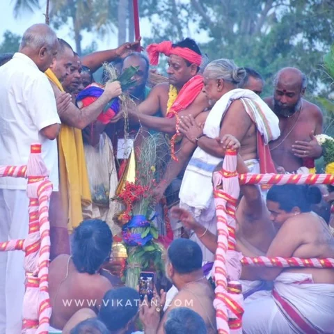 ஜம்புகேஸ்வரர் அகிலாண்டேஸ்வரி கோயில் கும்பாபிஷேகம்! - ஆளுநர், அமைச்சர்கள் பங்கேற்பு