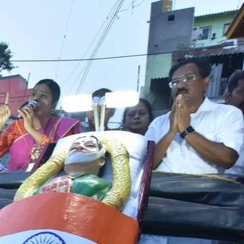 ‘சுகாதாரமான குடிநீர் தருவதைவிட, சவபிரசாரம் முக்கியமா?' ஆர்.கே. நகர்வாசிகளின் கொதிப்பு