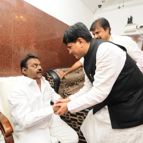 ``எல்லோரும் ராஜ்யசபா சீட் கேட்டால் எங்கே போவது?’’ - தே.மு.தி.க-விடம் கோபத்தைக் காட்டிய அ.தி.மு.க