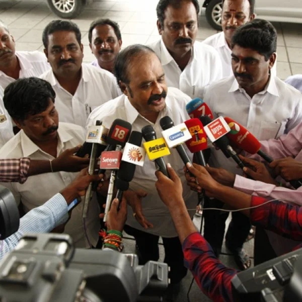 புகழேந்தி