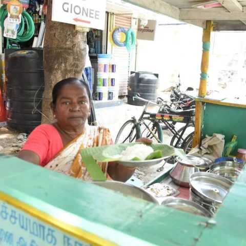 ``என் பேத்தி கல்யாணம் வரைக்கும் உசுர் இருந்தா போதும்'' - ஐந்து மொழியில் பேசும் தள்ளுவண்டி ஜெயமணி