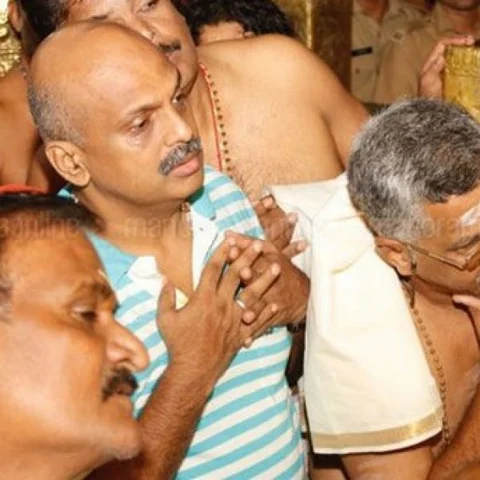 ரெஹானாவுக்கு பாதுகாப்பு அளித்த ஐஜி சபரிமலை சந்நிதானத்தில் கண்ணீர்!