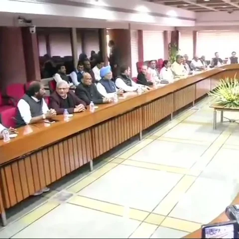 `நாட்டின் இறையாண்மையைக் காக்க நடவடிக்கை!’ - மத்திய அரசுக்கு எதிர்க்கட்சிகள் வலியுறுத்தல்