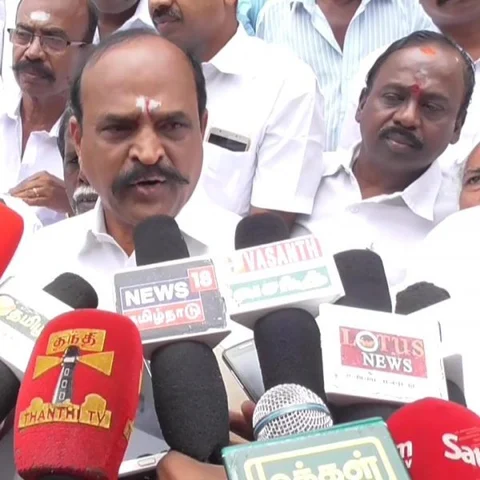 ``காங்கிரஸ் தலைமையில் கூட்டணி; ஆனால், பிரதமர் வேட்பாளர்?” - கலகலத்த அமைச்சர் கடம்பூர் ராஜூ