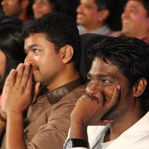`சுல்தானுக்குப் பிறகு மெர்சல்தான்!’ - சர்வதேச அளவில் கால்பதிக்கும் விஜய்