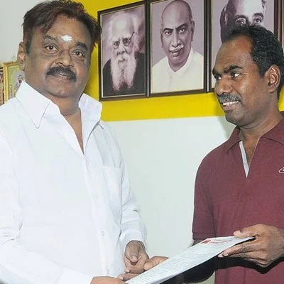பாடகர் கோவன்-விஜயகாந்த் சந்திப்பு!