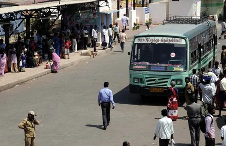 புகார் மீது நடவடிக்கை எடுத்தால் போராட்டம்: தவிப்பில் தூத்துக்குடி அதிகாரிகள்!