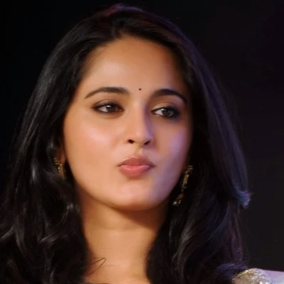 அனுஷ்காவை என்ன சொல்லிக் கூப்டா திரும்புவாங்கன்னு தெரியுமா? #11YearsOfAnushka