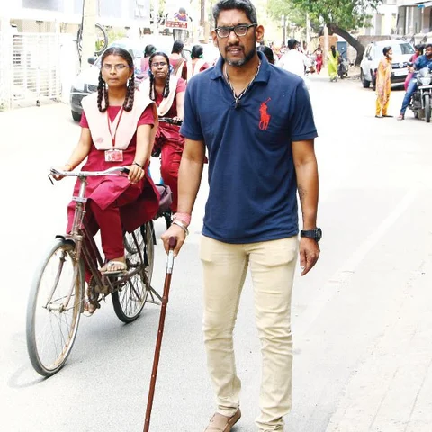 தெய்வத்தான் ஆகாதெனினும் - “பிரச்னைகளைக் கேட்கற காதுகள் வேணும்!”