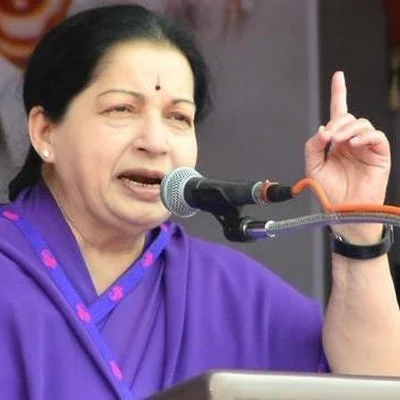 கருணாநிதிக்கு மெட்ரோ ரயில் கட்டணம் பற்றி பேச அருகதை இல்லை: ஜெயலலிதா ஆவேசம்!