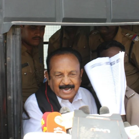 நீதிமன்ற வளாகத்தில் மு.க.ஸ்டாலினைச் சாடிய வைகோ
