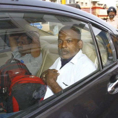 சயான், மனோஜ் ஜாமீனுக்காகக் கையெழுத்திட்டது யார்? - கொடநாடு விவகாரத்தின் அடுத்த எபிஸோடு
