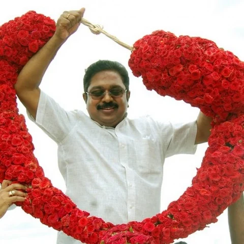தினகரனின் வெற்றிக்காக உழைத்த அமைச்சர்கள் யார்? யார்? - பட்டியல் போடும் பன்னீர்செல்வம், பழனிசாமி
