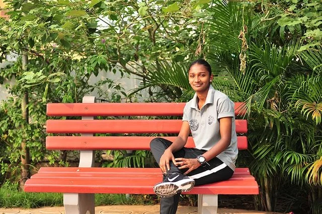 இடது கால் ட்ரிப்பிள்.. மின்னல் வேகம்... பெர்ஃபெக்ட் ஷூட்டிங்... மாரியம்மாள் எனும் மெஸ்ஸி!