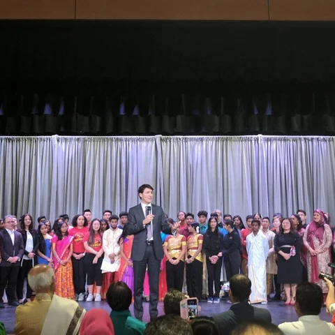 மண் பானையில் பொங்கல்; கொஞ்சும் தமிழில் வாழ்த்து! -தமிழர்களுடன் கொண்டாடிய கனடா பிரதமர்